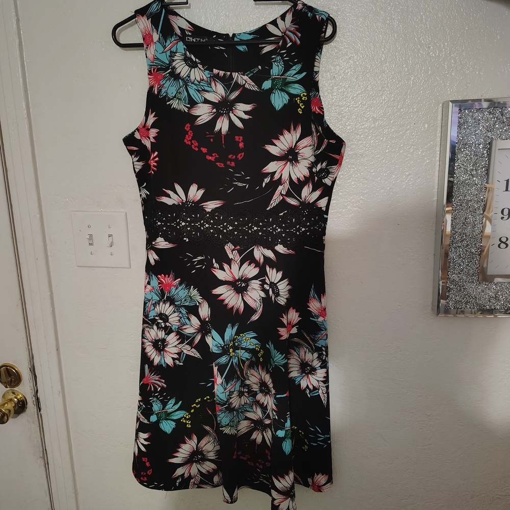 Chic Floral Mini Dress - Black and Pink